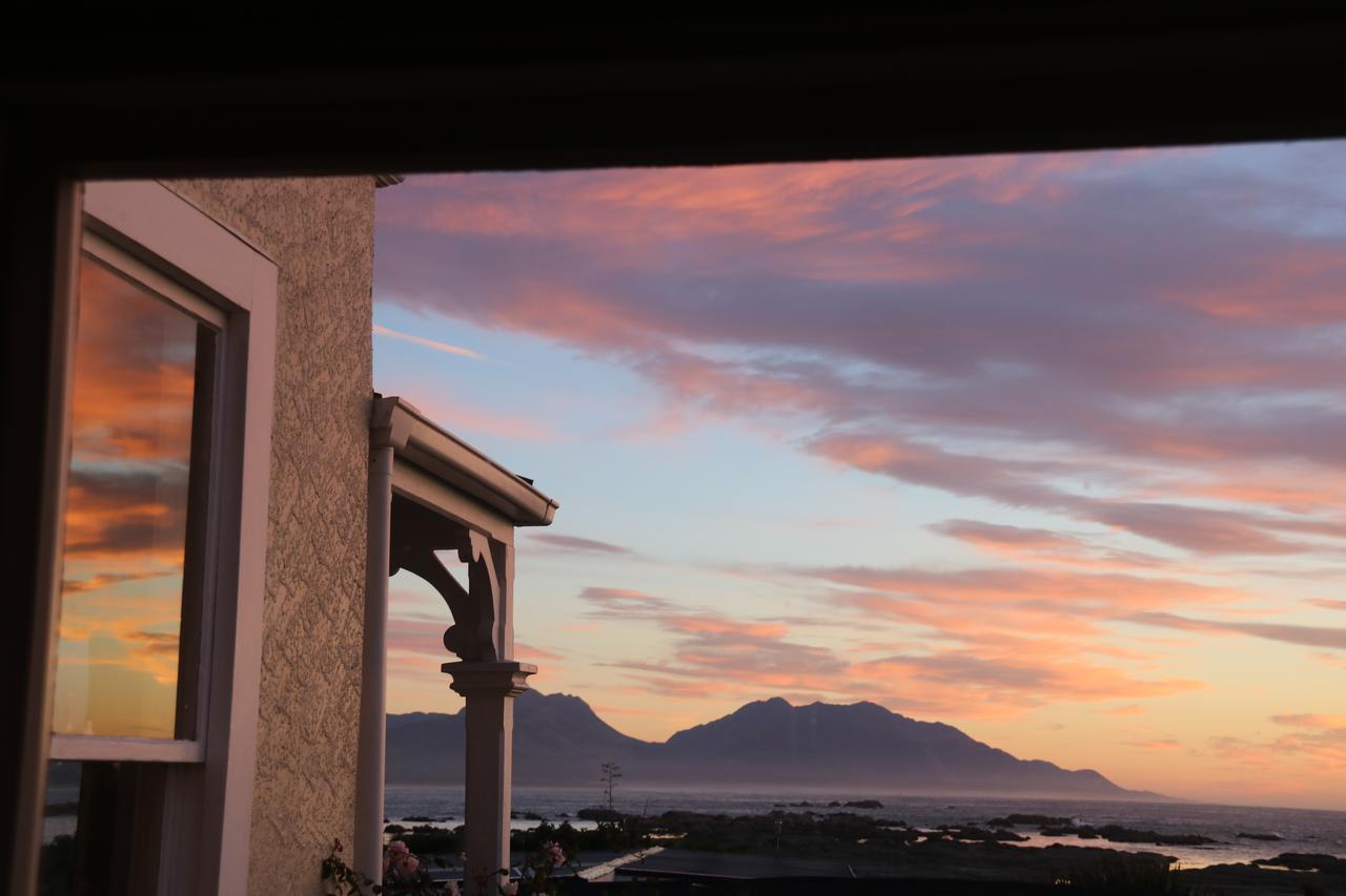 The Point B&B Kaikoura Bagian luar foto