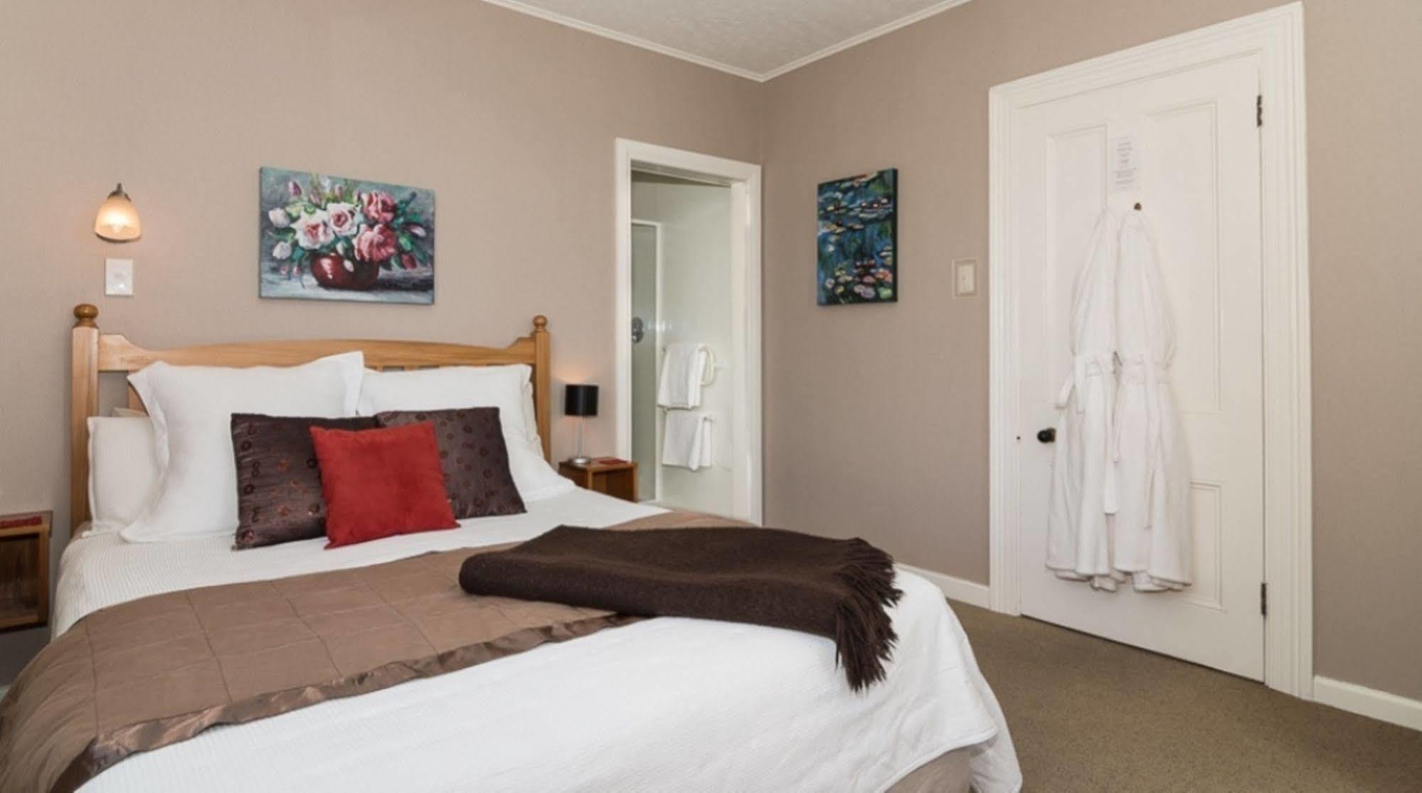 The Point B&B Kaikoura Bagian luar foto