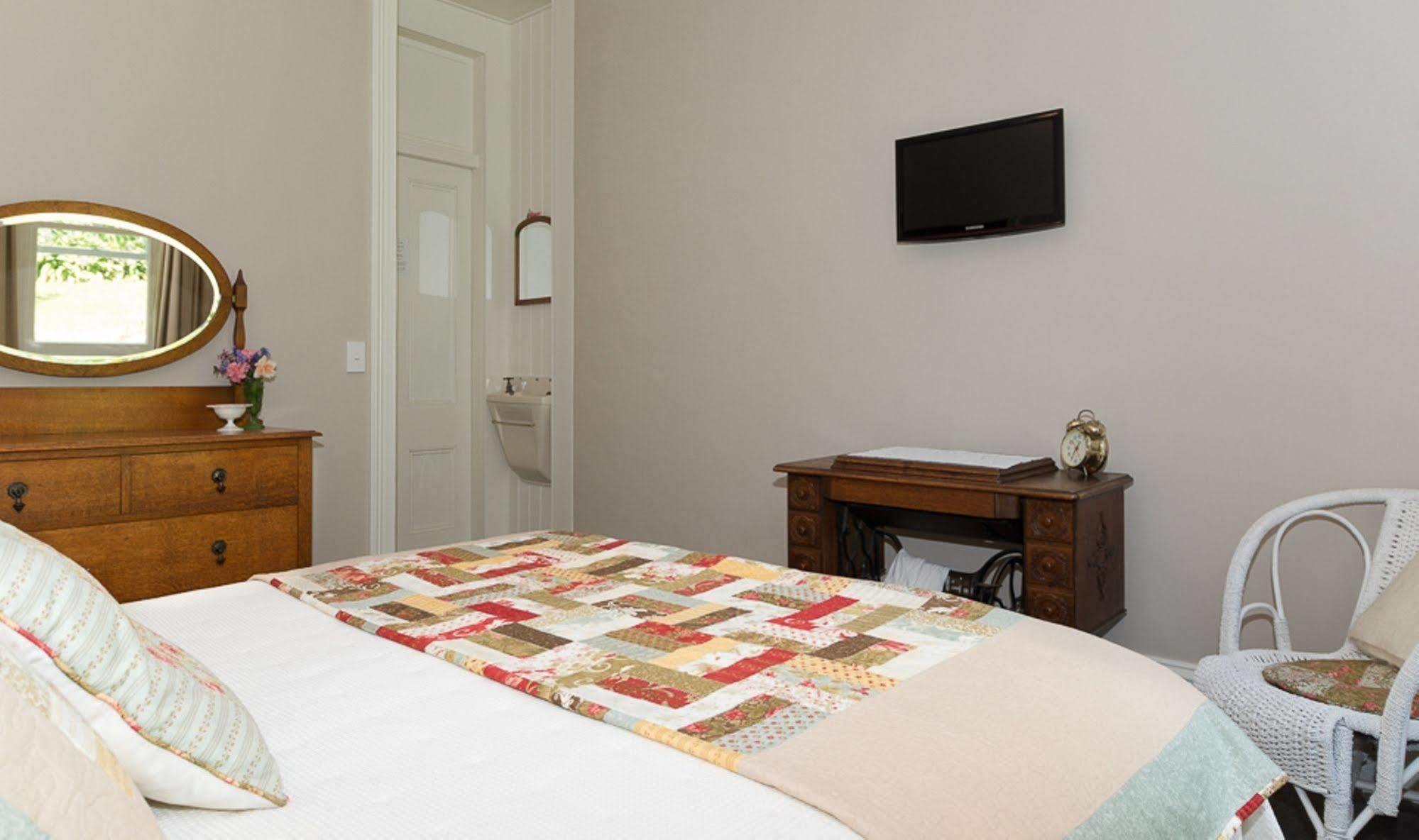 The Point B&B Kaikoura Bagian luar foto